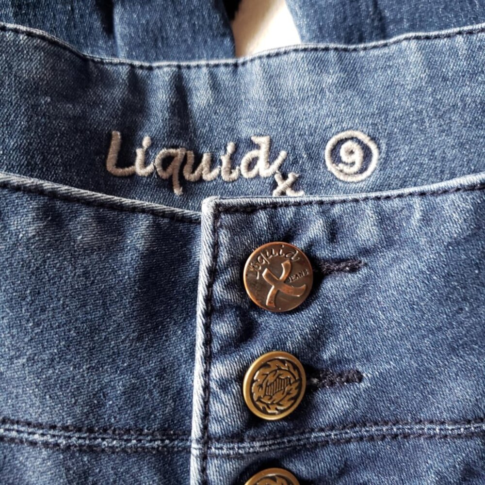 Liquid X Size 9 stretchy HIGH WAISTED jeans, great condition!